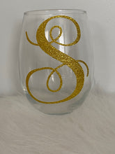 Load image into Gallery viewer, Monogram Wine Glass (Gold Glitter)
